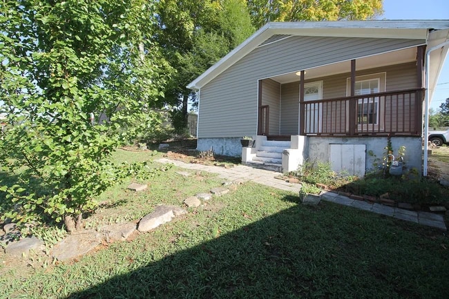 Building Photo - 102 Dale Ave