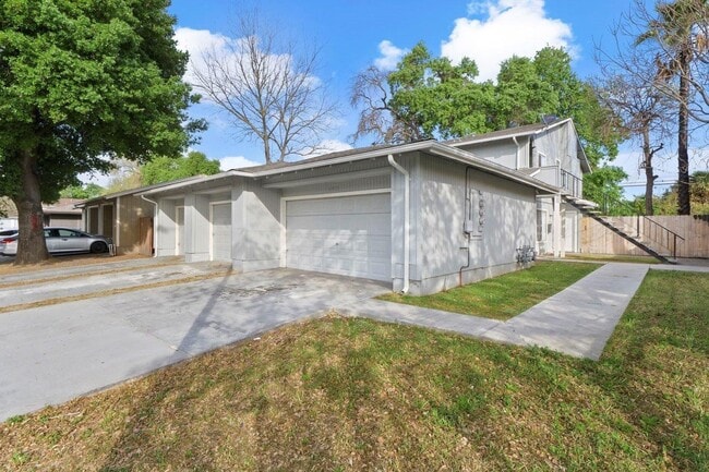 Building Photo - 6308-6312 Porterfield Ct