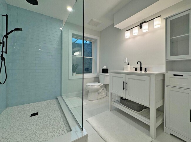 Building Photo - 55 Squires Ave