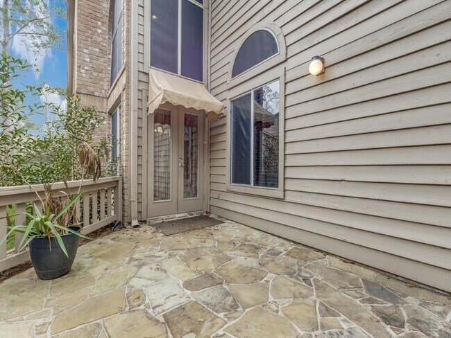 Building Photo - 39 N Lakeridge Cir