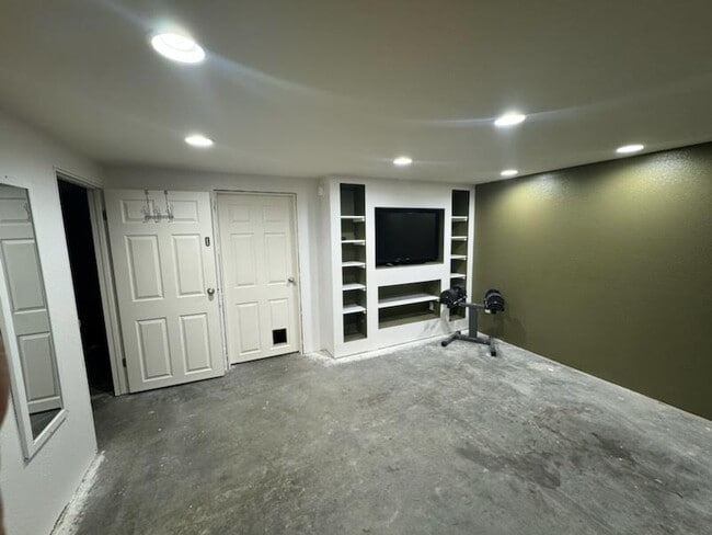 Building Photo - 512 Highland Ave