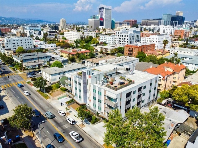 Building Photo - 820 S Wilton Pl