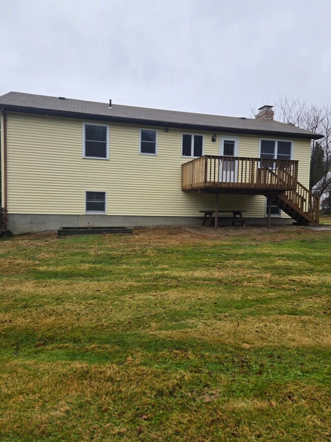 Building Photo - 48 River Rd