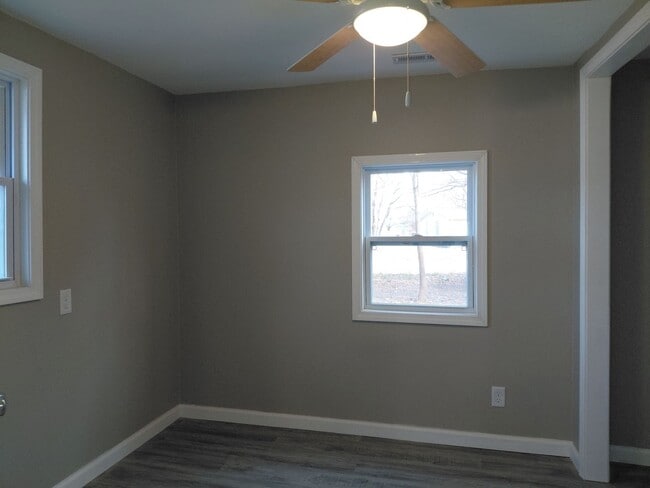 Building Photo - 1949 Beck St