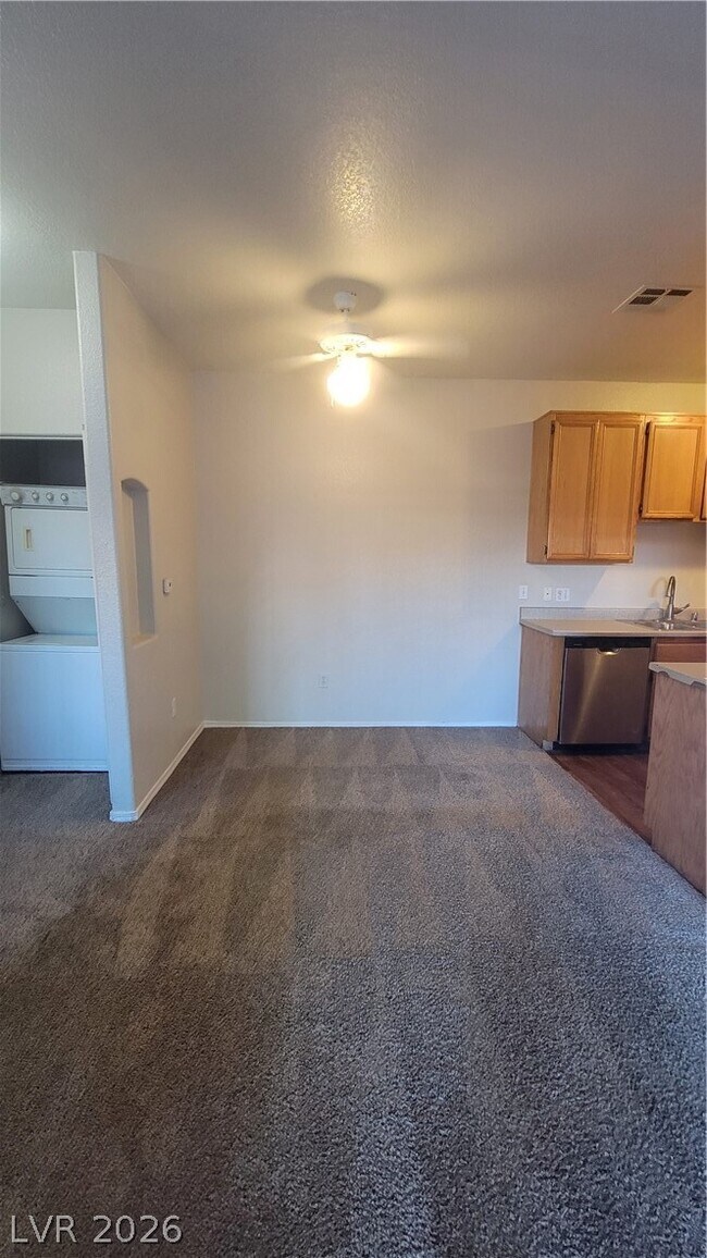 Building Photo - 4730 E Craig Rd