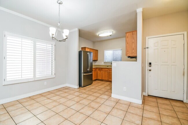 Building Photo - 631 E Renegade Pl