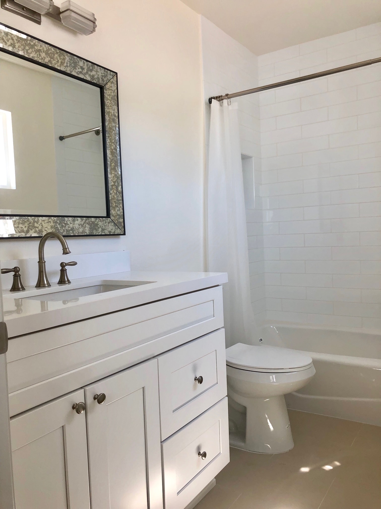 Upstairs Bathroom - 17195 Palisades Cir
