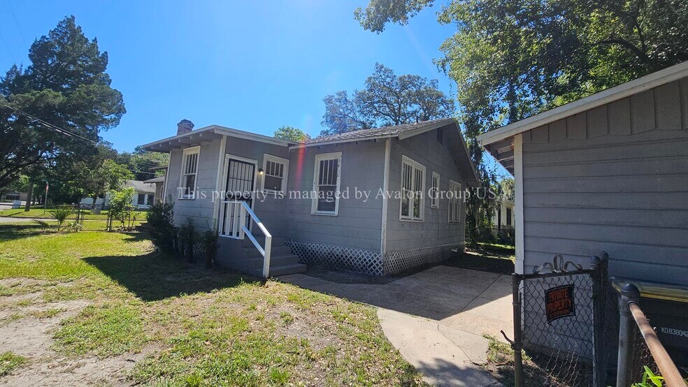 Building Photo - 6510 Avalon St
