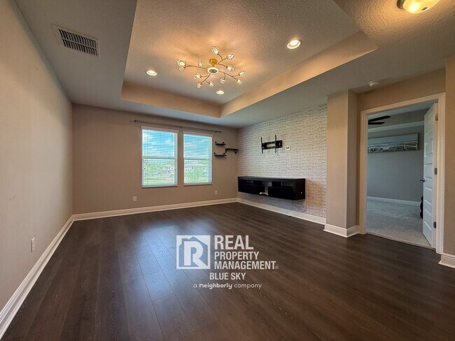 Building Photo - 10320 Stallion Flds Wy