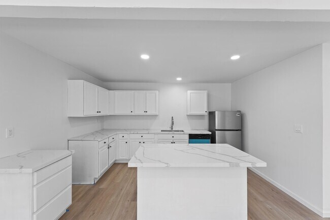 Building Photo - 3811 Ursuline St