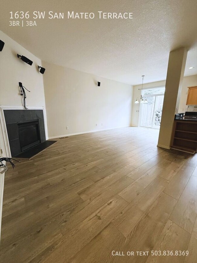Building Photo - 1636 SW San Mateo Terrace