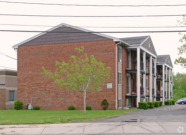 Primary Photo - 1065-1069 Delaware Rd