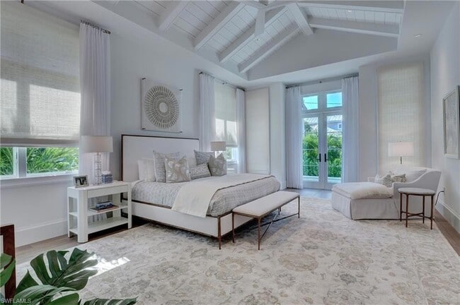 Building Photo - 2020 Gordon Dr