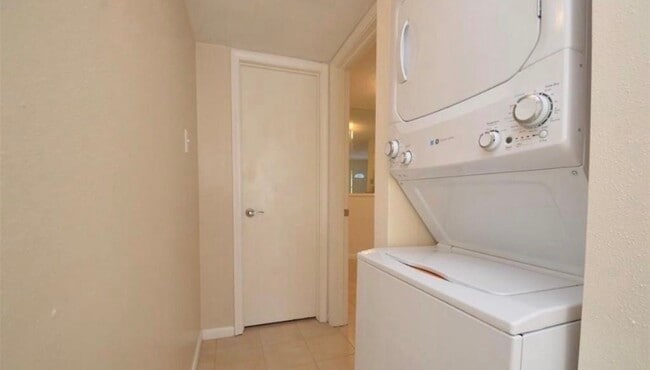 Building Photo - 2250 Bering Dr