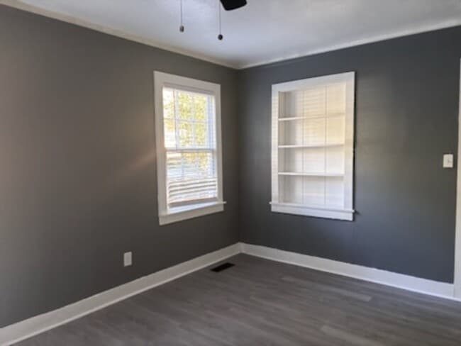 Building Photo - 217 N Sunset Terrace