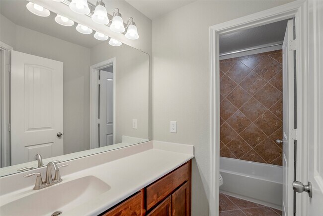 Building Photo - 15524 Marina Dr