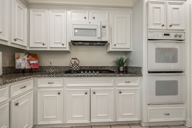 Building Photo - 2019 Morse St