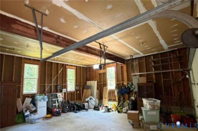 Building Photo - 504 Gaslight Dr