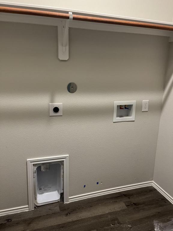 Building Photo - 409 E Avenue