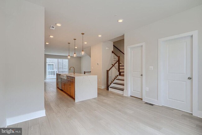 Building Photo - 2705 Ferry Bar Dr