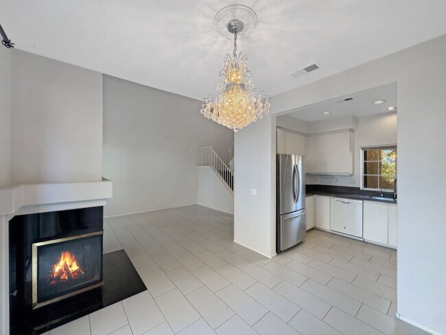 Building Photo - Bright & Spacious 2-Bedroom Home in Mira Mesa