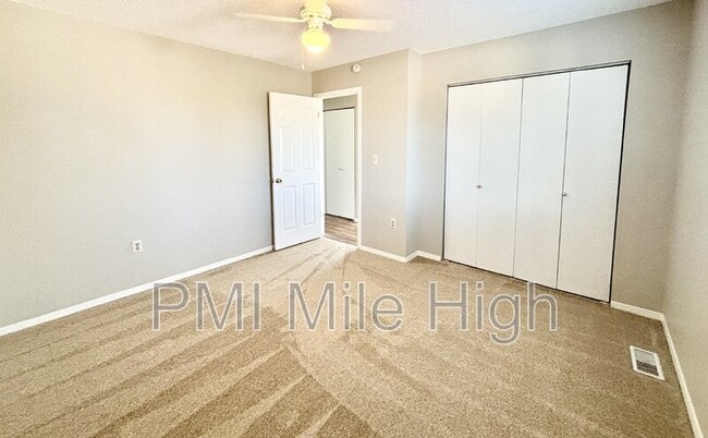 Building Photo - 470 Lone Pine St