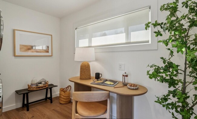 Building Photo - Beautifully remodeled 2BD/2BA single-level home in Tiburon