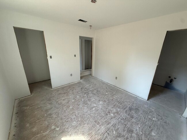 Building Photo - 1352 Canonero Dr