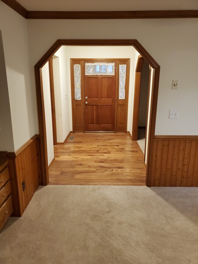Building Photo - 1402 Milestone Dr