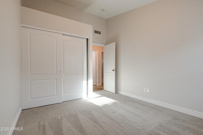 Building Photo - 9859 W Potter Dr