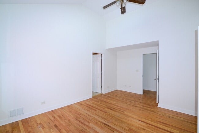 Building Photo - 2334 W Harrison St
