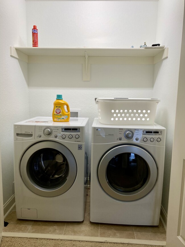 Washer / Dryer - 1924 Leighton Dr