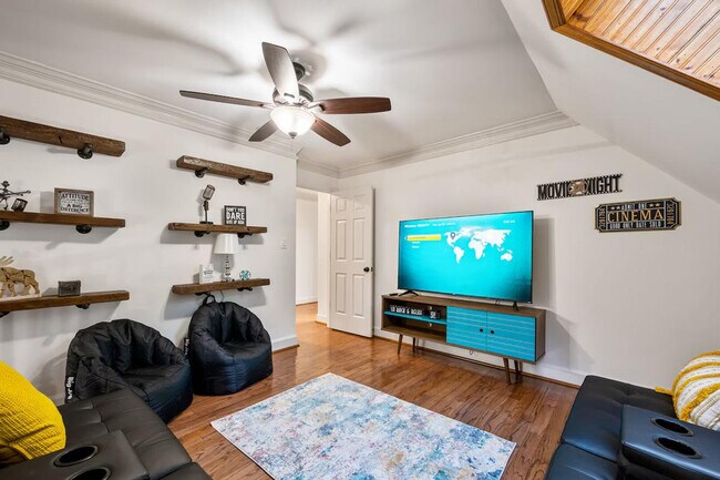 Building Photo - 29 Dean Rd SE