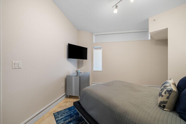 Building Photo - 333 Las Olas Way