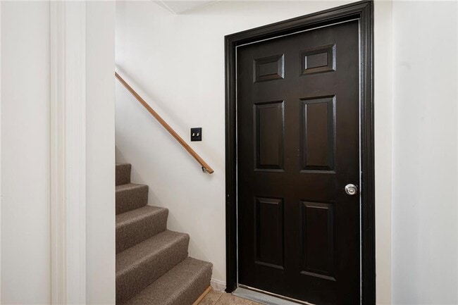 Building Photo - 40 Paolino St