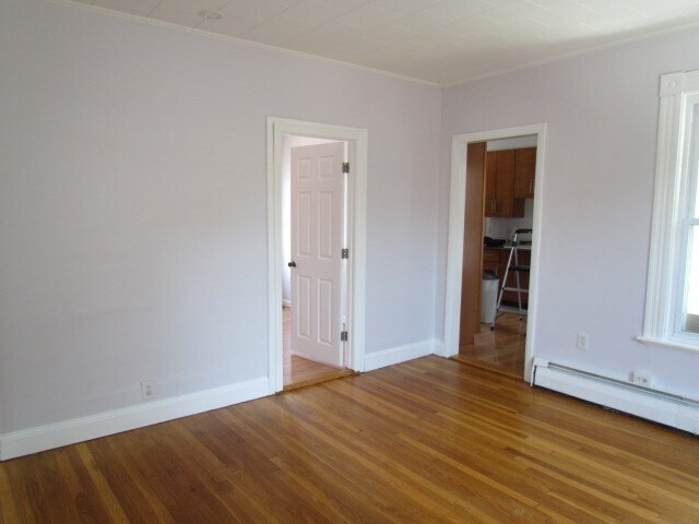 Building Photo - 10 Nursery St