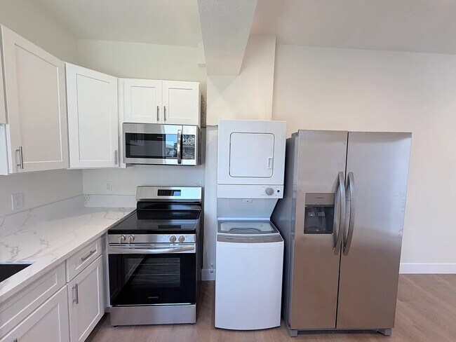Building Photo - 4686 Whispering Woods Ct