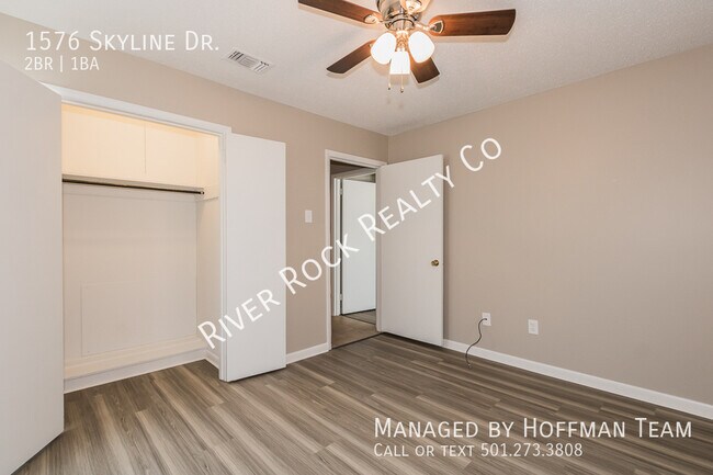 Building Photo - 1576 Skyline Dr