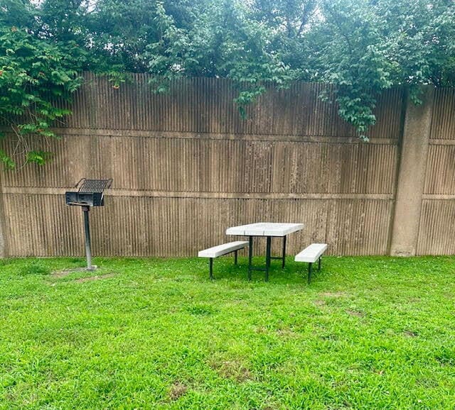 Building Photo - Live Near Vanderbilt & Belmont! Updated Condo with Pool Access