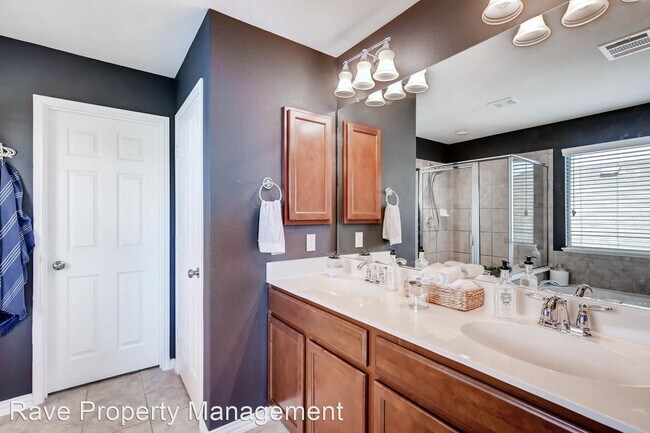 Building Photo - 16005 Hampton Bliss Trace