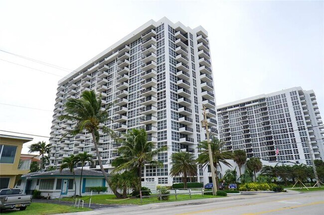 Building Photo - 525 N Ocean Blvd