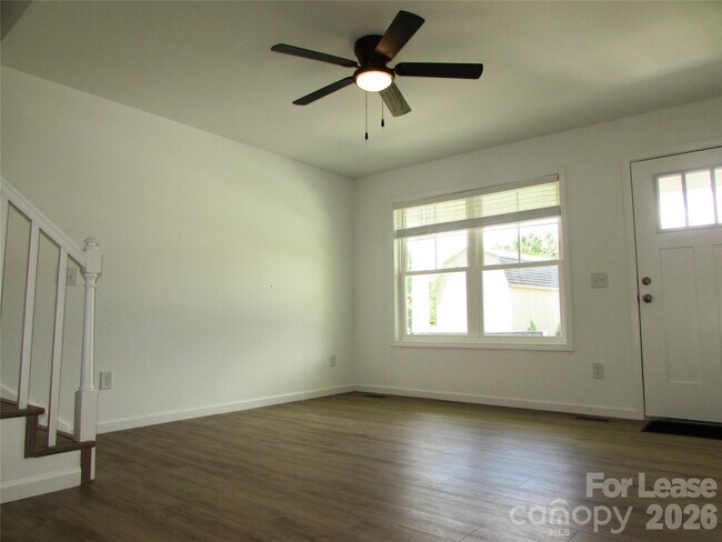 Building Photo - 111 Dorchester Ln