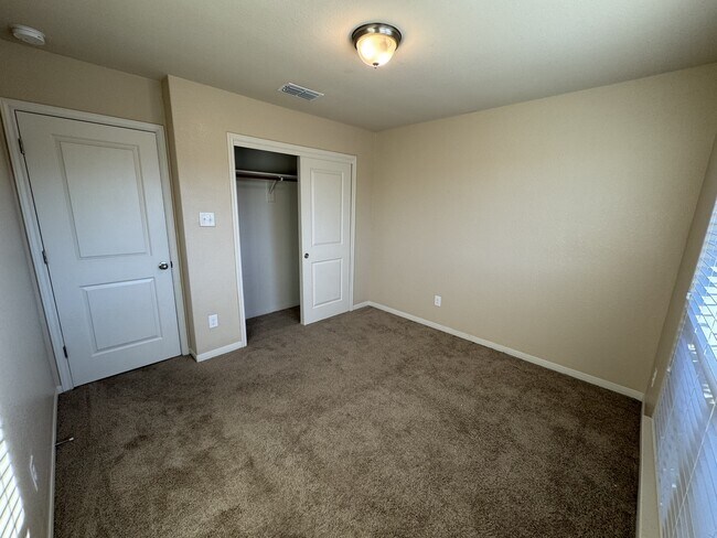 Building Photo - 5607 Markham Dr