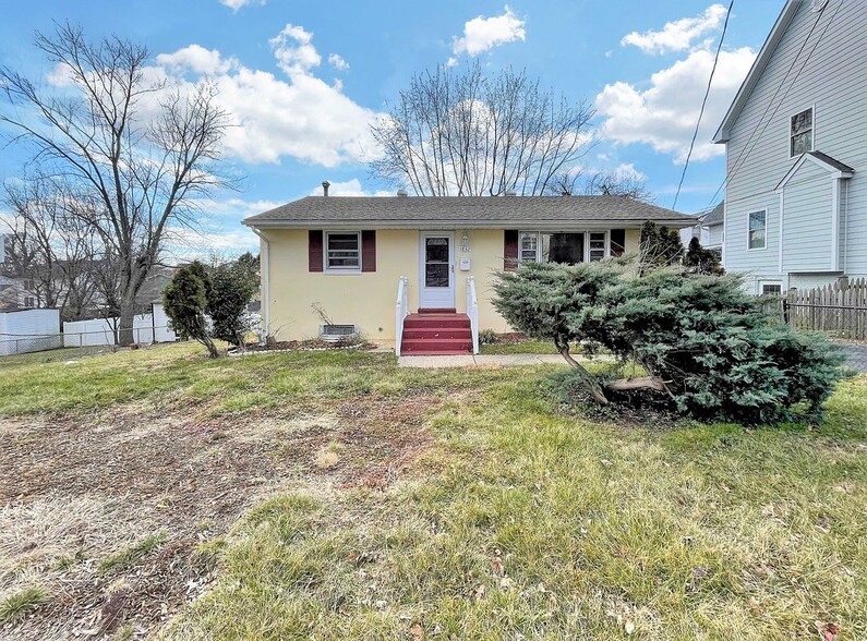 Building Photo - 1832 N Culpeper St