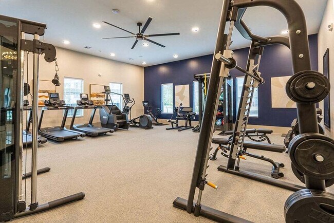Building Photo - Move-In Special! 8 Weeks Free + $500 Off