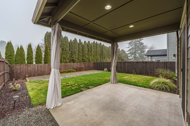 Building Photo - Stunning Salmon Creek Gem for Rent! - 3 Be...