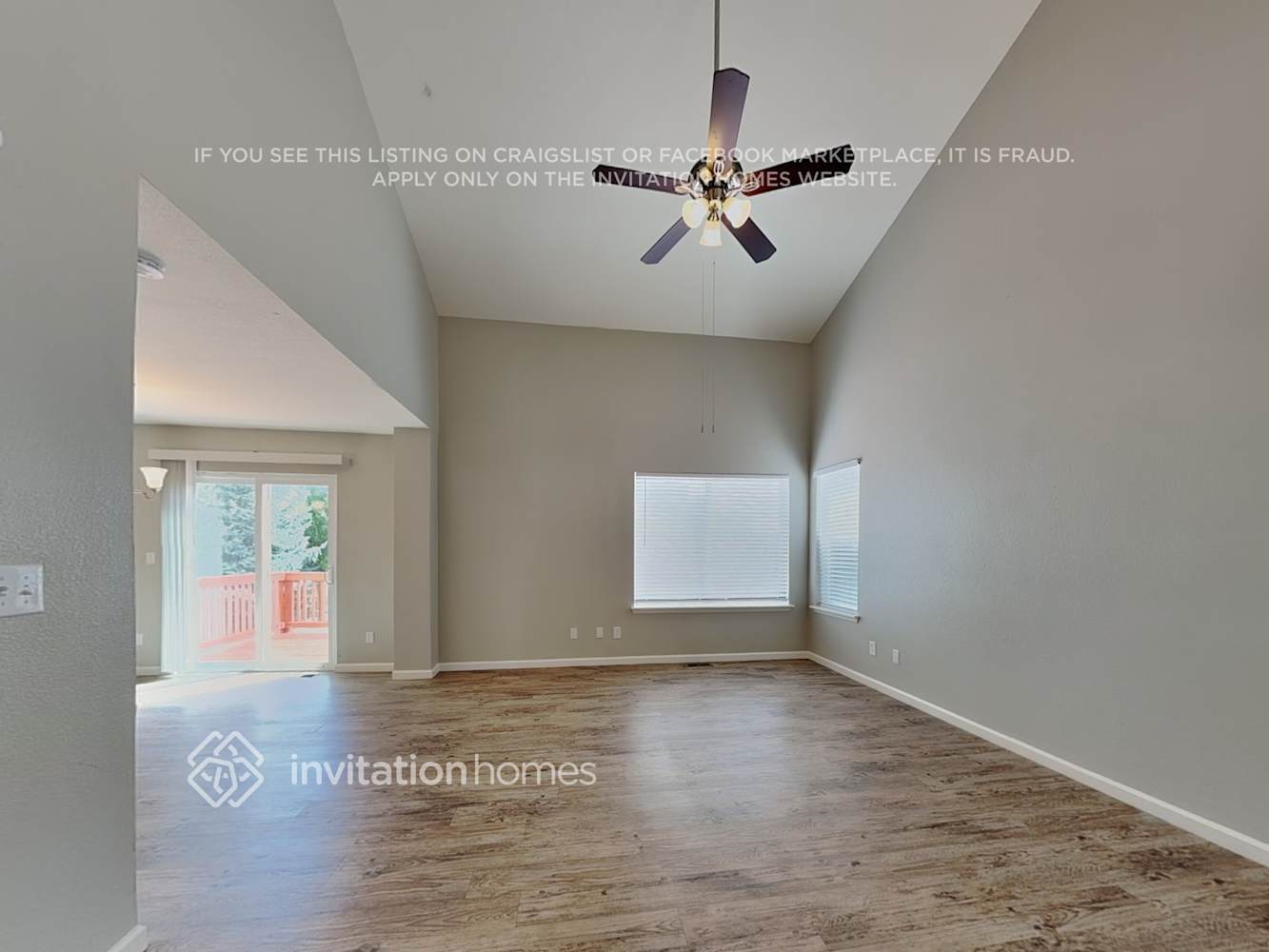 Building Photo - 8151 Meadowcrest Dr