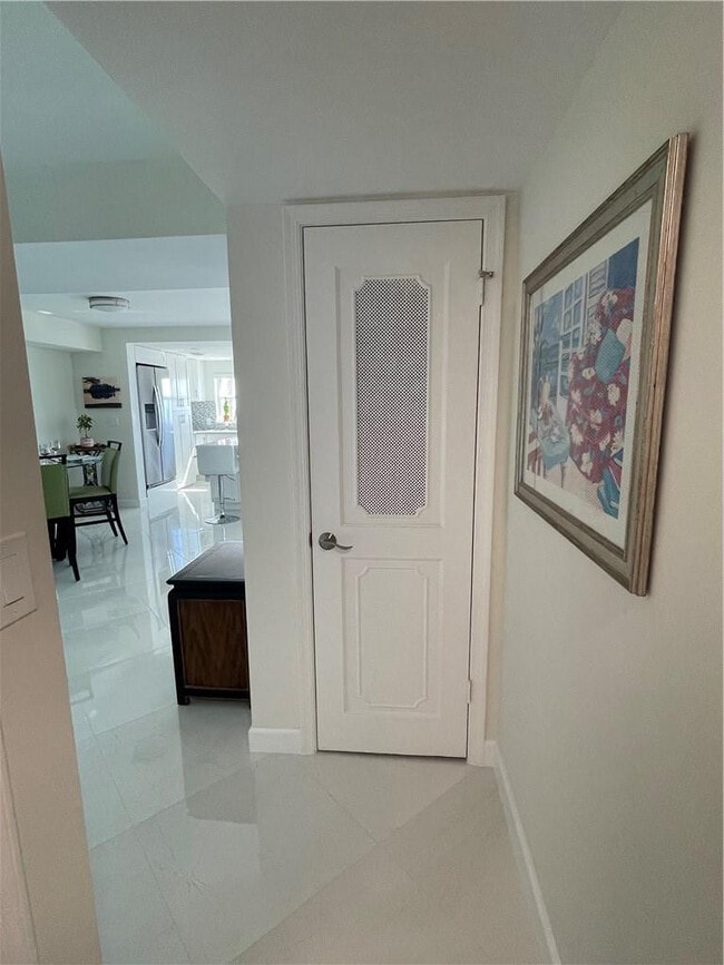 Building Photo - 5200 N Ocean Blvd