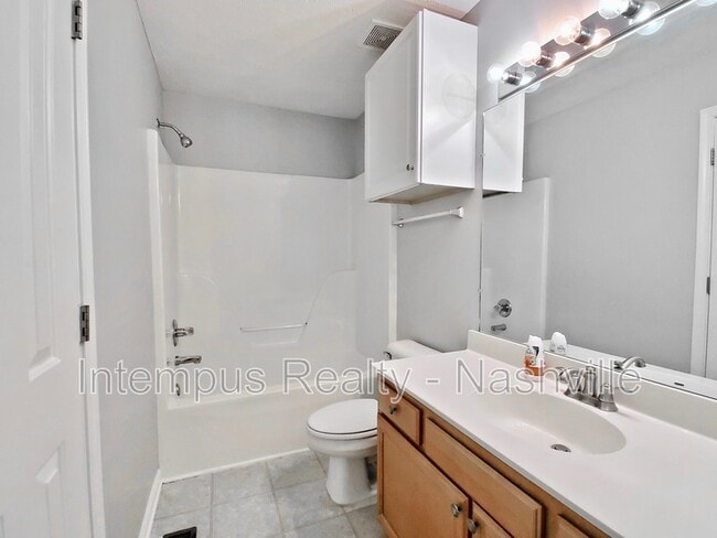 Building Photo - 325 Shoshone Pl