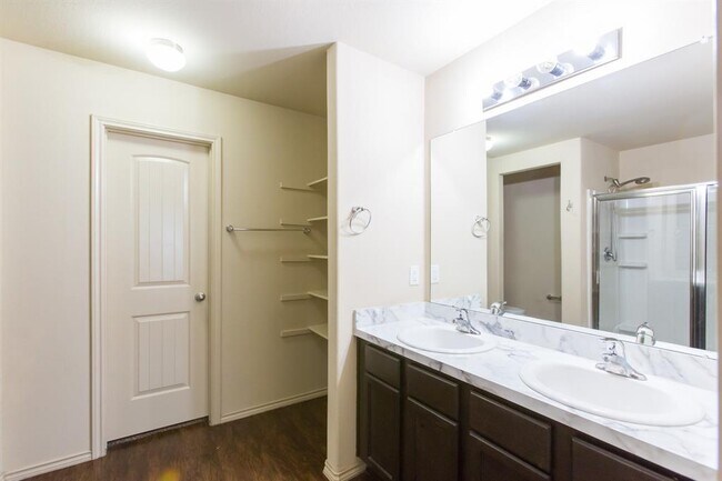 Building Photo - 2119 Treasure Mountain Dr